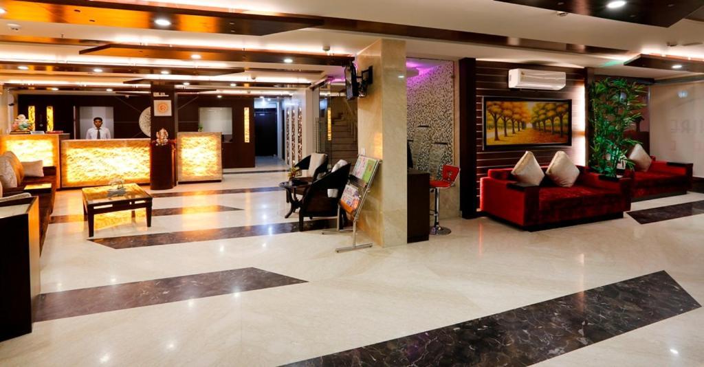 Airport La Sapphire Hotel & Restaurant Yeni Delhi Dış mekan fotoğraf