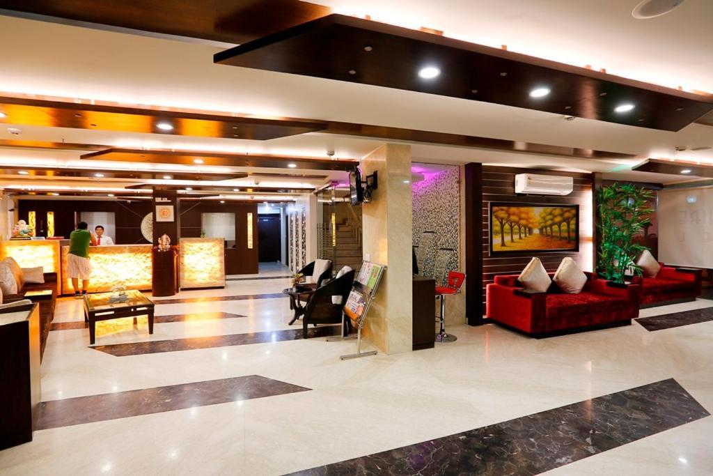 Airport La Sapphire Hotel & Restaurant Yeni Delhi Dış mekan fotoğraf