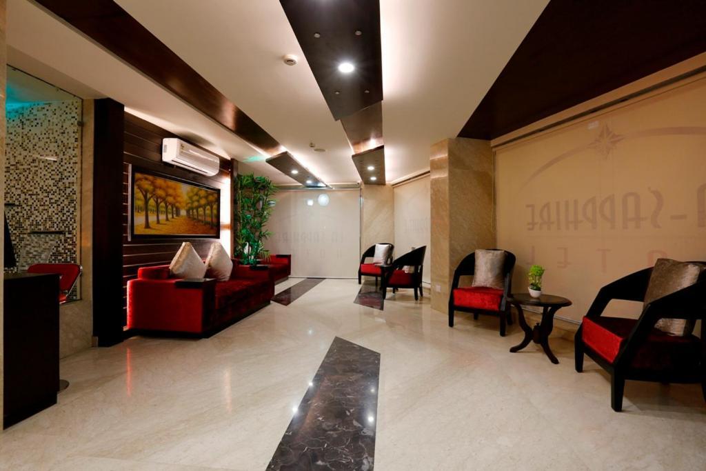 Airport La Sapphire Hotel & Restaurant Yeni Delhi Dış mekan fotoğraf