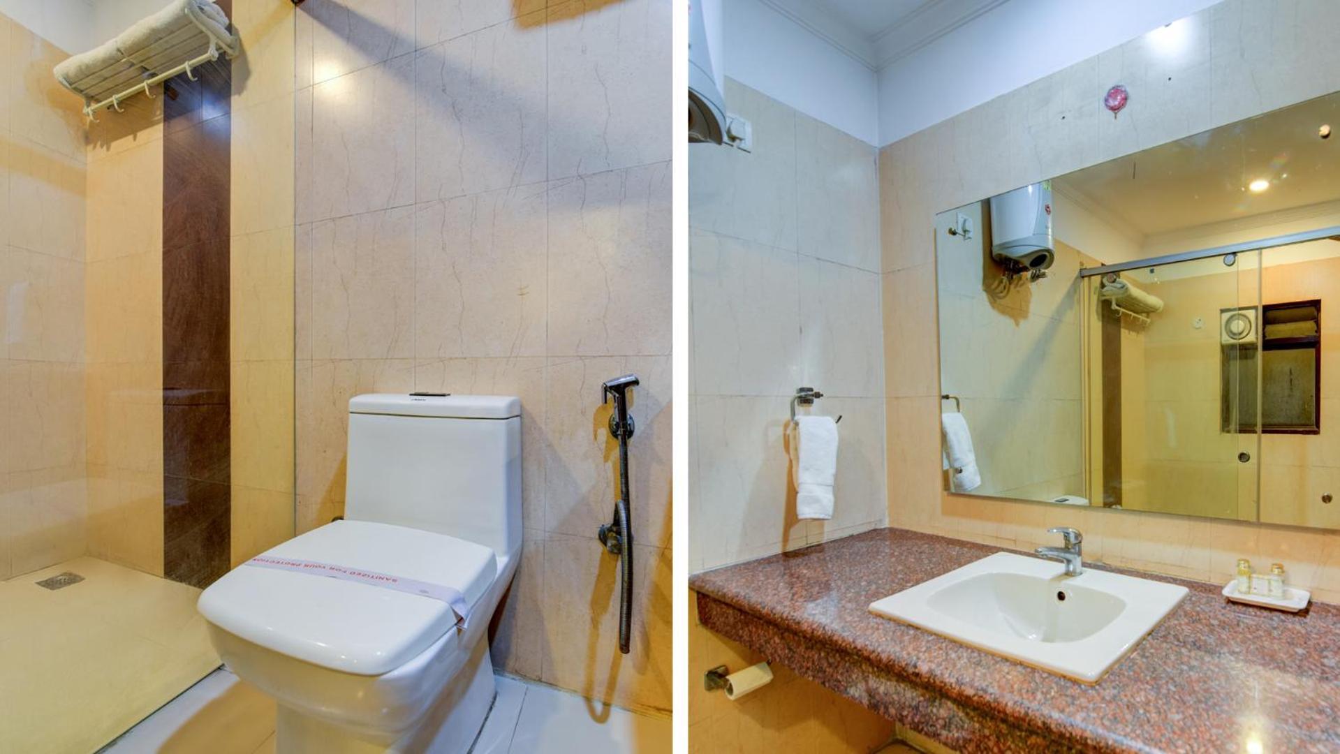 Airport La Sapphire Hotel & Restaurant Yeni Delhi Dış mekan fotoğraf